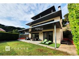 Detached house, 674.00 m², almost new
