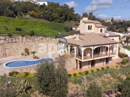 Houses (villa / tower), 352.00 m², almost new, Calle Gavarres